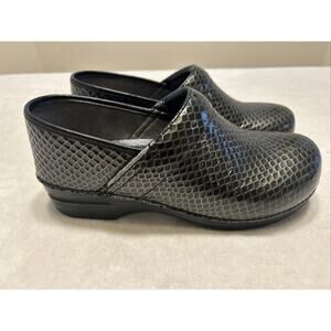 Dansko XP Professional Clogs Womens 9.5-10 EU 40 Black Leather Slip On Snake